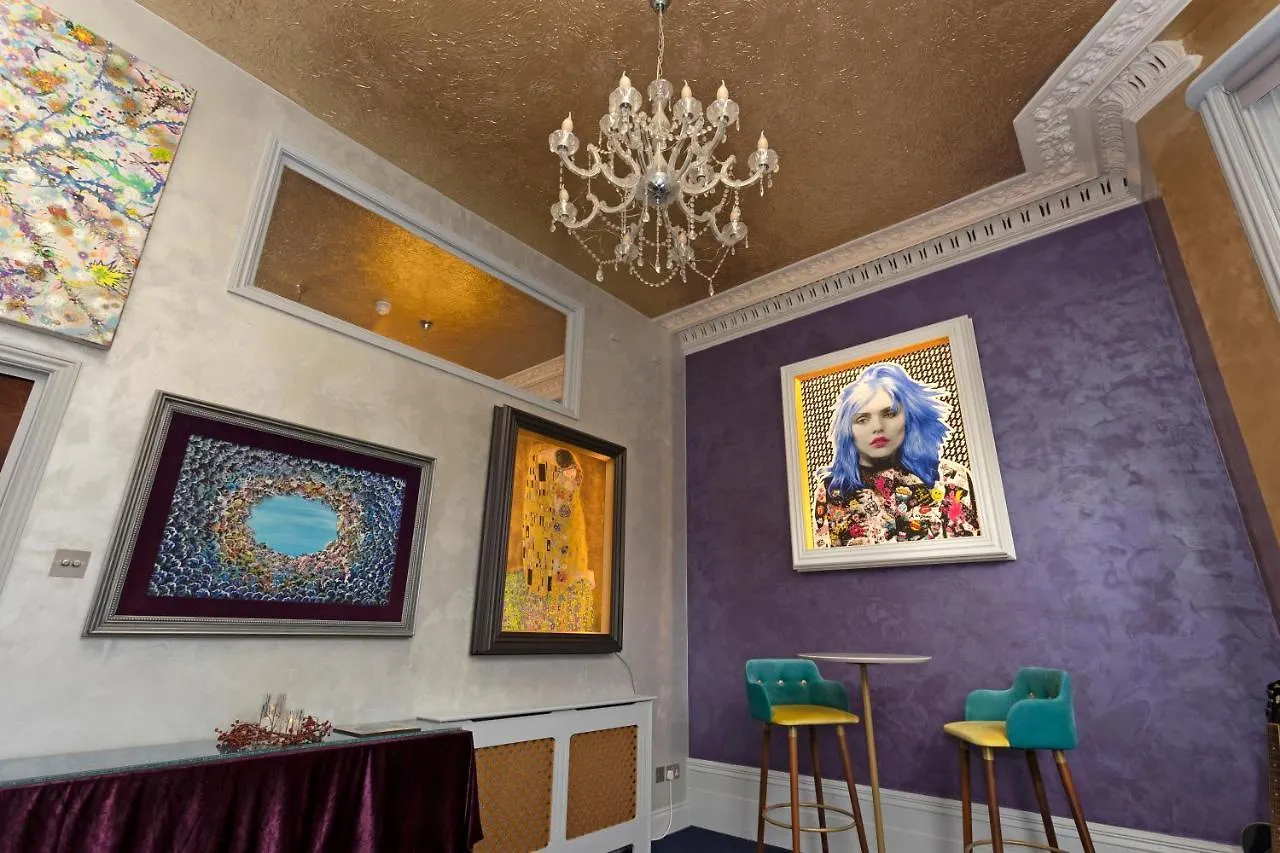 Vibrant Bohemian Seafront Flat Apartment Brighton