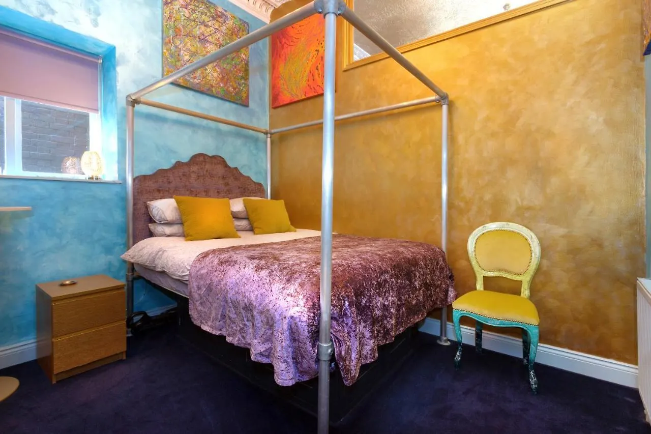 브라이턴 Vibrant Bohemian Seafront Flat 아파트